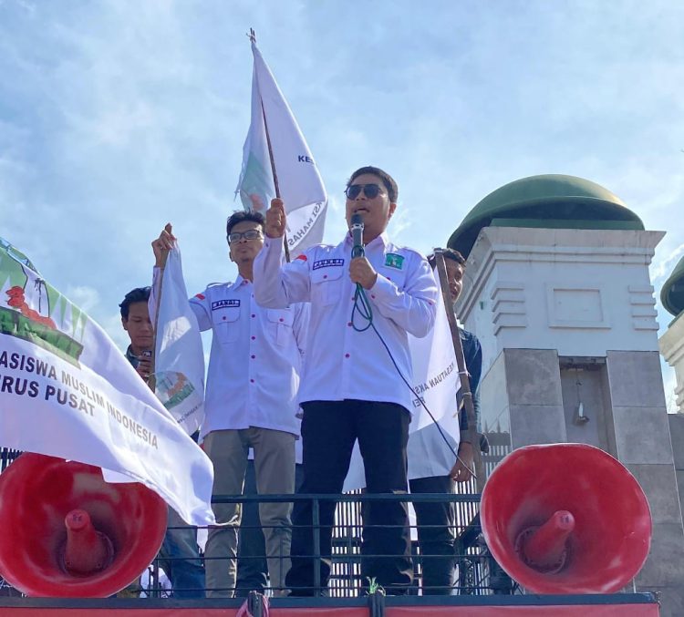 PP KAMMI Gelar Aksi di DPR, Desak Hapus Tunjangan DPR dan Sahkan RUU Perampasan Aset