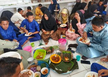 Unik, SMAIT Taruna Ar Risalah Tanjungpinang Rayakan Maulid Nabi Muhammad SAW 1447 H Dengan Tradisi Talam Sehidang