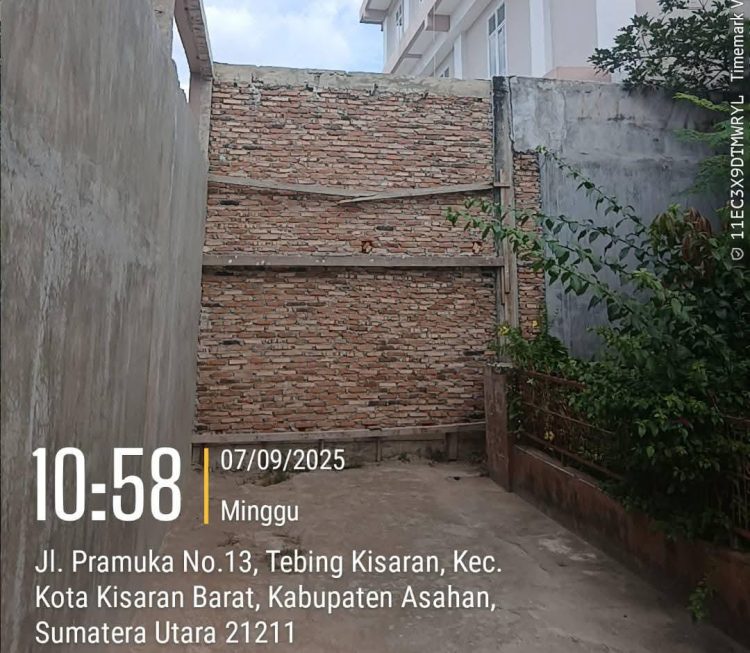 Warga Gang Setia Tuntut Janji Kadis PUTR Asahan Bongkar Tembok Yayasan Maitreyawira