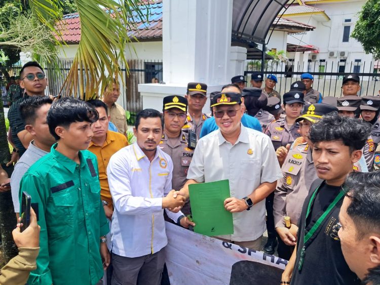 Aliansi Kuansing Bersatu Gelar Aksi Damai Kejari, Desak PT Agrinasas Penuhi Kewajiban