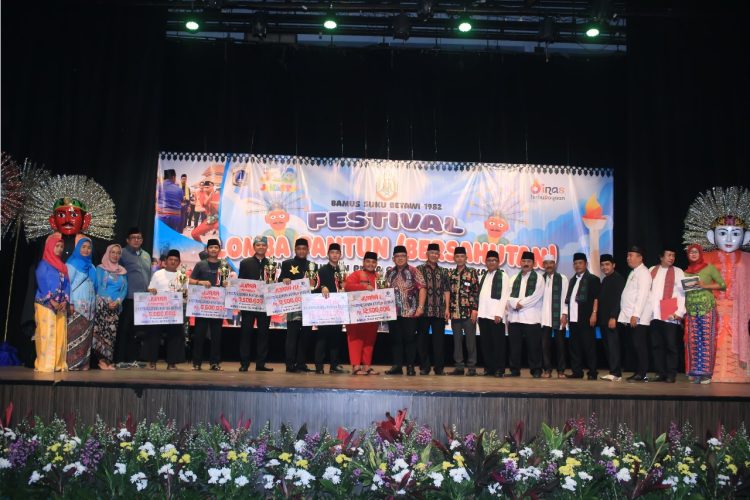 Bamus Suku Betawi 1982 Gelar Lomba Pantun, Dr. Syaiful Angkat Kembali Tradisi Leluhur