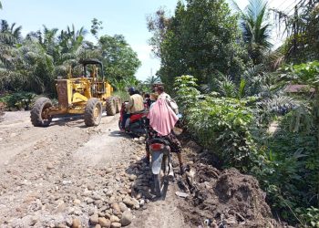 Respon Cepat Bupati Maya Hasmita Perbaiki Jalan Rusak di Pesisir Labuhanbatu, Warga Ucapkan Terima Kasih