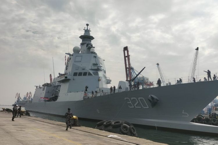 Wakili Prabowo, Menhan Sjafrie Bangga Indonesia Punya KRI Brawijaya 320