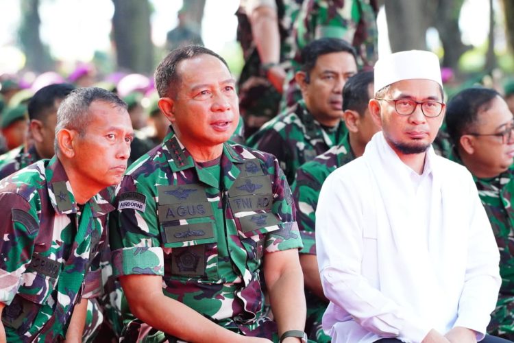Panglima TNI Gelar Doa Istigasah bersama Ribuan Prajurit di Monas: Jaga Persatuan dan Kesatuan Bangsa