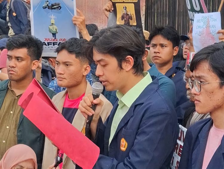 Geruduk DPR RI, Ketua BEM Unpad Tegaskan Datang dengan 17+8 Tuntutan Rakyat, Bukan Kompromi!