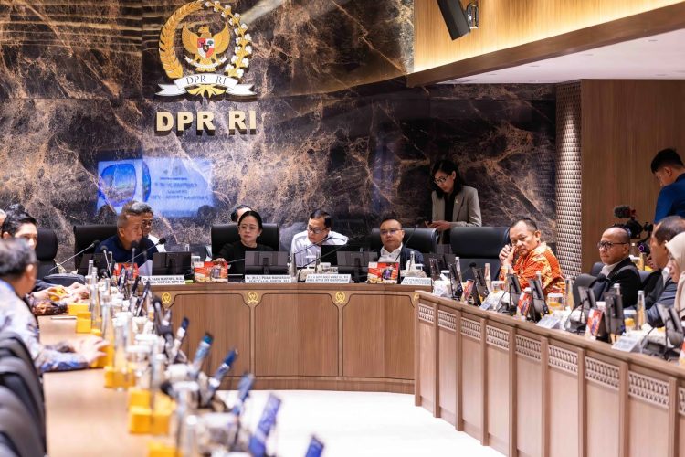 Dihadapan Ketua Fraksi, Puan Tegaskan Saya Akan Pimpin Reformasi DPR RI