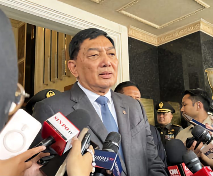 Menhan Sjafrie Tegaskan Pasukan TNI Terus Jaga Gedung DPR RI