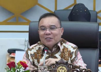 Jelang HUT TNI, Prabowo berlayar ke Teluk Jakarta dengan KRI Radjiman