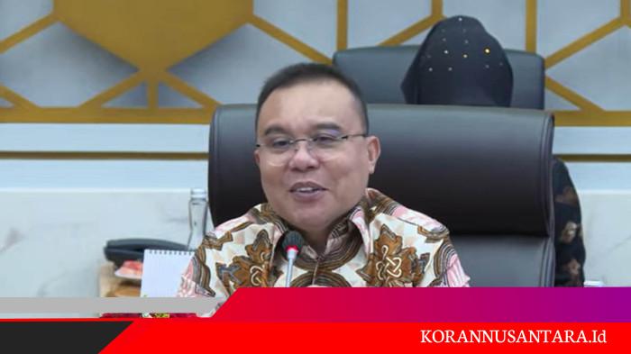 Jelang HUT TNI, Prabowo berlayar ke Teluk Jakarta dengan KRI Radjiman