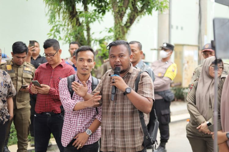 Wakil Bupati Labuhanbatu Berang, Perusahaan Perkebunan Cuek Terhadap Perbaikan Jalan Pesisir, Aktivis Pesisir Geram