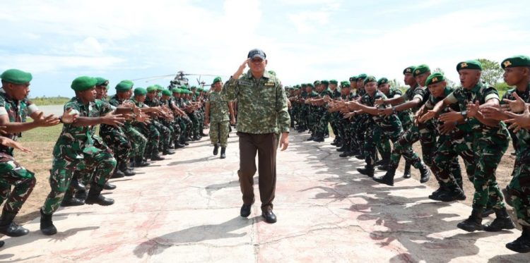 Menhan: Prajurit TNI dan Rakyat Bersatu Bangun Pertahanan Pulau Terdepan