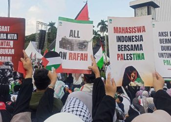 Ribuan Massa Aksi Bela Palestina Bergerak, Senator M Nuh Tekankan Boikot Produk Israel hingga Jalur Militer