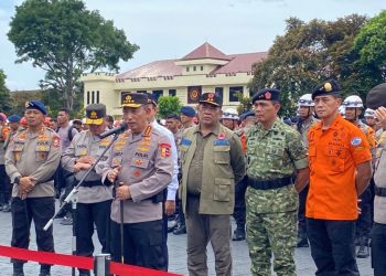 Panglima TNI Bersama Menhan Tinjau Lokasi Penertiban Tambang Nikel Ilegal