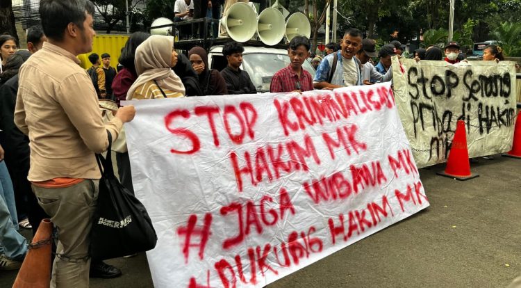 Generasi Milenial Terdepan Indonesia Kuat Turun Aksi, Bela Hakim Arsul Sani