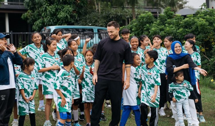 Menggiring Mimpi Anak Indonesia: Kolaborasi Marc Klok Foundation dan Plan Indonesia Hadirkan Lapangan Setara
