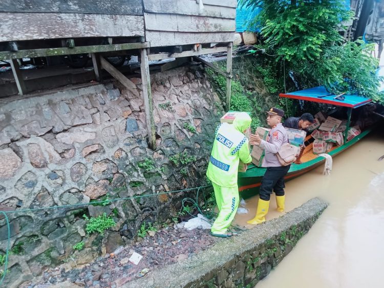 Kapolres Madina Instruksikan Seluruh Polsek Gercep Tangani Banjir dan Longsor