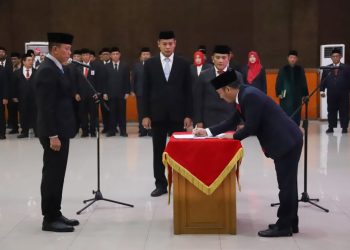 Bupati Bekasi Lantik Endin Samsudin sebagai Sekda Definitif, Tegaskan Percepatan Reformasi Birokrasi