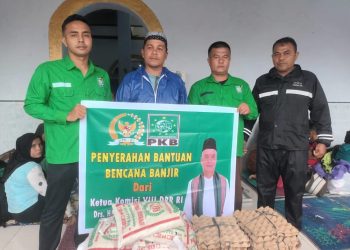 Marwan Dasopang Bantu Korban Banjir di Padangsidimpuan dan Tapanuli Selatan