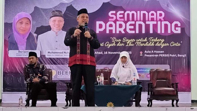 Lewat Seminar Parenting, Senator M Nuh Ajak Generasi Muda Bersikap Bijaksana Soal Father Less