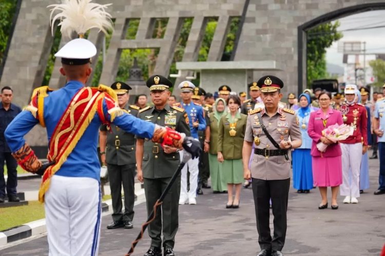 Kapolri dan Panglima TNI Pimpin Wisuda Taruna, Soliditas Dua Institusi Jadi Kunci Indonesia Maju