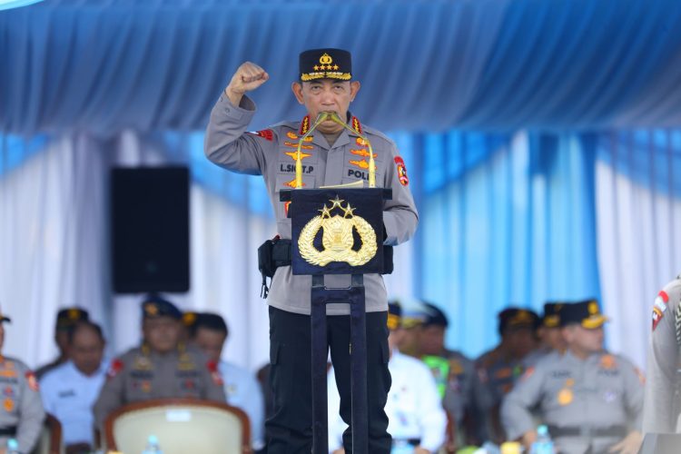 Panglima TNI Bersama Menhan Tinjau Lokasi Penertiban Tambang Nikel Ilegal