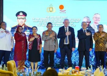 Rapat Perdana Komisi Percepatan Reformasi, Kapolri: Polri Terbuka dan Terima Evaluasi