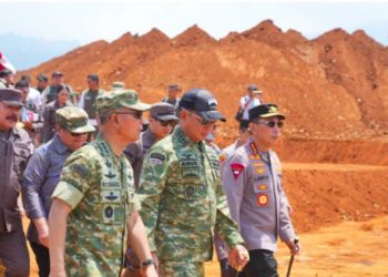 Panglima TNI Bersama Menhan Tinjau Lokasi Penertiban Tambang Nikel Ilegal