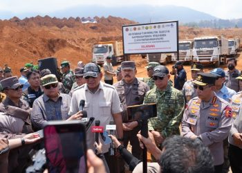 Panglima TNI Bersama Menhan Tinjau Lokasi Penertiban Tambang Nikel Ilegal