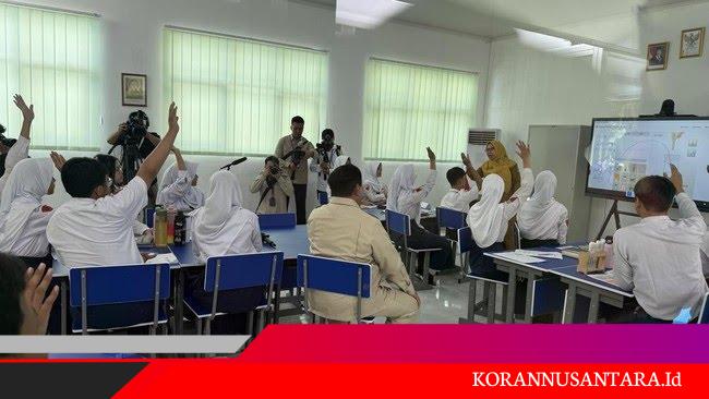 Prabowo Resmi Luncurkan 288 Ribu Smartboard untuk Sekolah di Indonesia