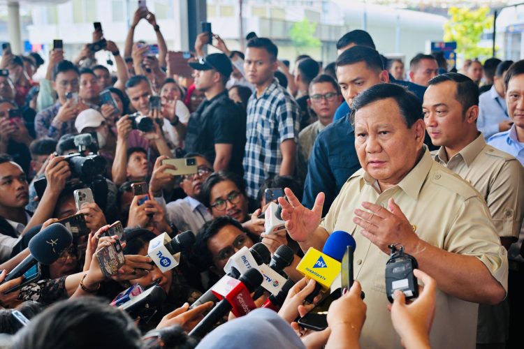 Prabowo Targetkan Pembangunan Jalur Kereta Trans Sumatra, Kalimantan dan Sulawesi: Kalo untuk Rakyat Saya Tak Ragu-ragu