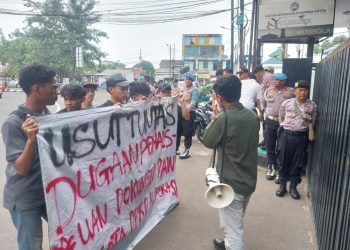 KMPI Unjuk Rasa di Kejaksaan, Dugaan Pemalsuan Surat PAW DPRD Kota Bekasi