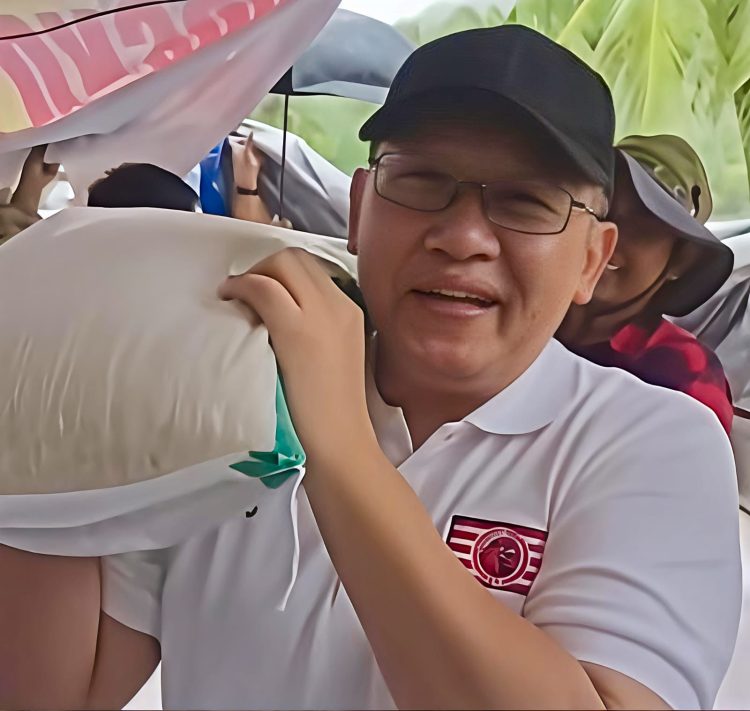 Anas Urbaningrum Pikul Bantuan Sampai Sumbar “Salurkan Ke Titik Korban Bencana”