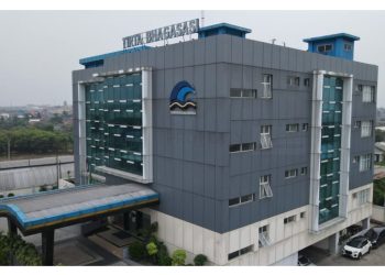 Warga Demo di Perumda Tirta Bhagasasi, Dirut Diduga Plesiran ke Singapura, Barak Minta Bupati Harus Tegas