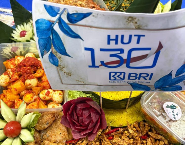 BRI Padangsidimpuan Beri Penghargaan Pegawai di Hut BRI