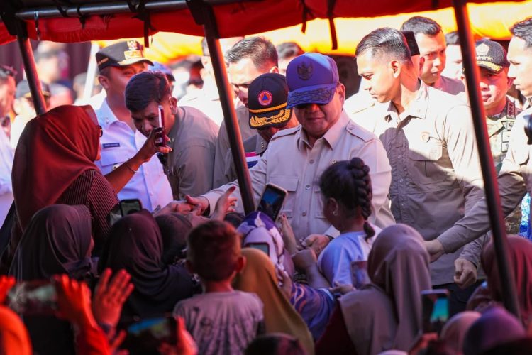 Presiden Prabowo Tinjau Banjir dan Longsor di Sumbar, Pastikan Huntara dan Infrastruktur Darurat Dipercepat