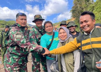 15 Jam Menembus Medan Ekstrem, Baret ICMI Hadirkan Starlink untuk TNI dan Warga