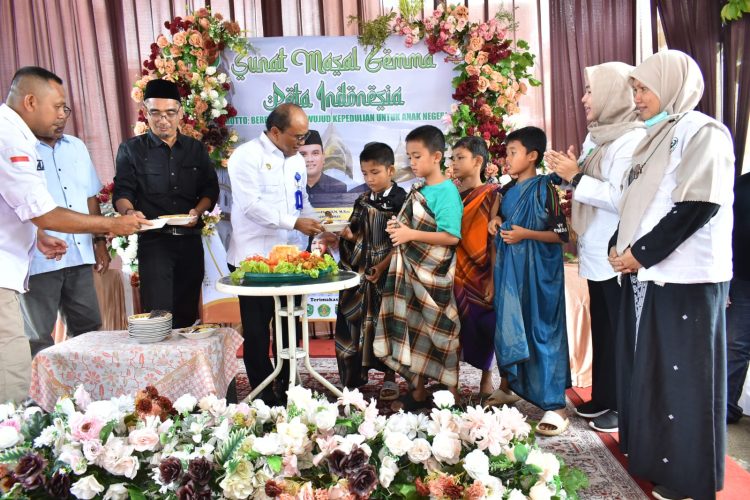 Sunat Massal GEMMA PETA INDONESIA Bukti Kaum Pergerakan Peduli Anak Negeri