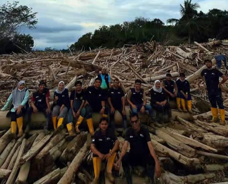 Aceh dalam Gelap: Negara Terang di Kamera, Rakyat Padam di Desa