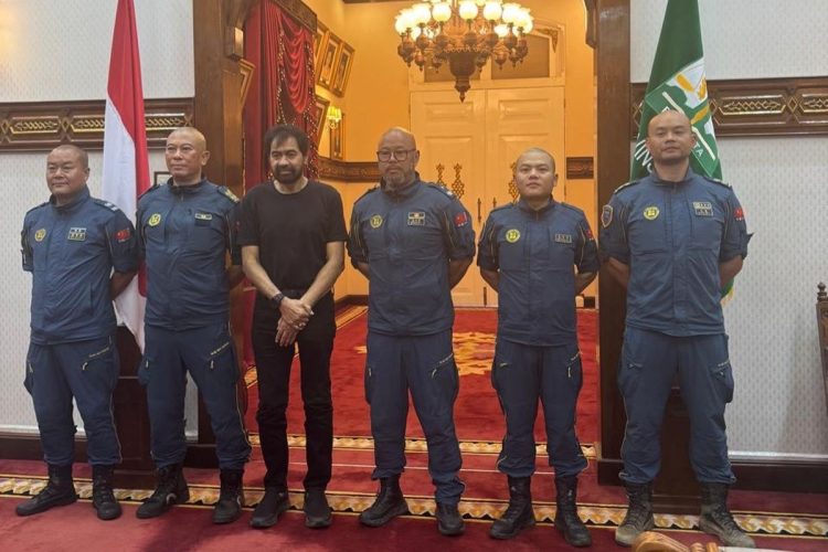 Mualem Datangkan Tim Khusus dari China untuk Lacak Mayat Korban Banjir di Aceh