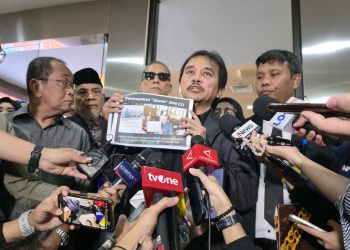 Usai Liat Langsung, Roy Suryo Makin Yakin 99,9 Persen Ijazah Jokowi Palsu: Pegang Saja Tidak Boleh!