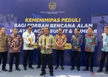 Menteri Imipas Salurkan Bantuan Kemanusian untuk Korban Bencana di Sumatera