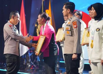 Kapolri Serahkan Penghargaan ke 139 Peraih Medali SEA Games
