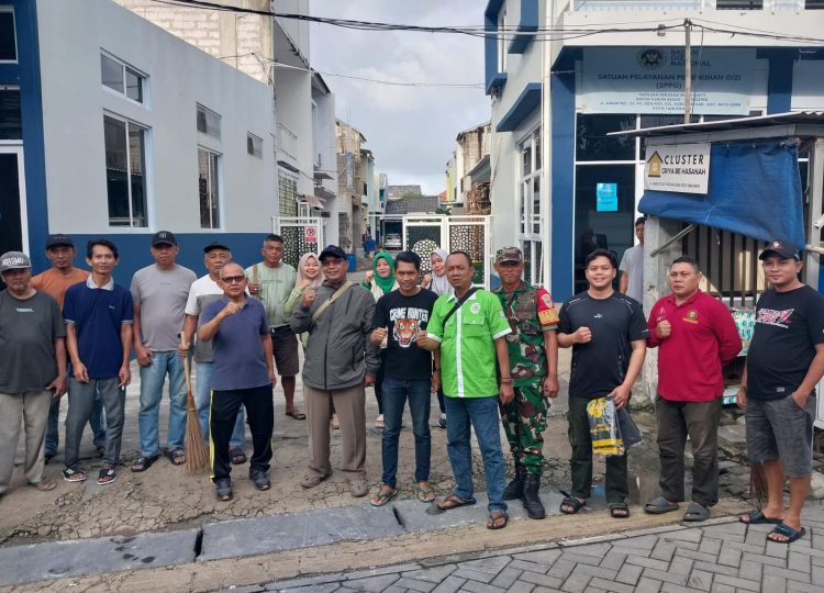 Antisipasi Banjir, Kelurahan Kebon Besar Gelar Kerja Bakti Bersama