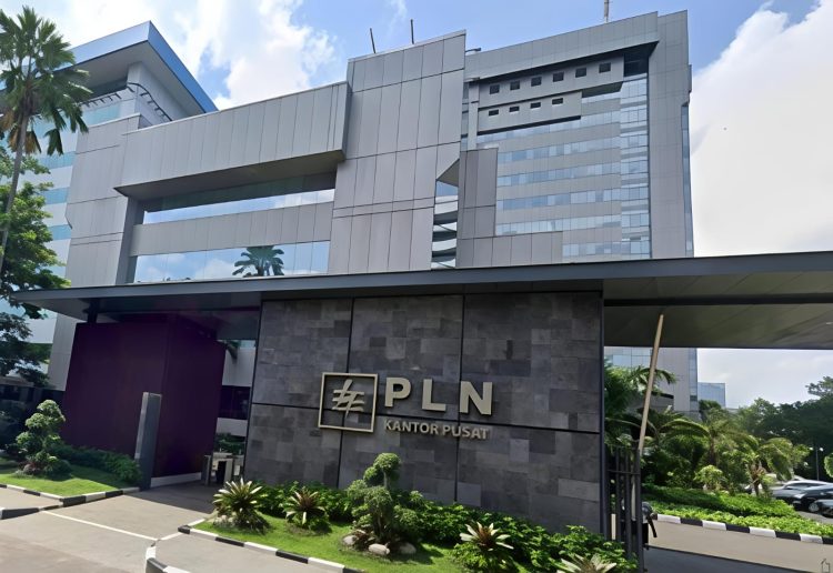 Viral ! Skandal Pejabat Senior PLN , Diduga Miliki Perempuan Simpanan dan Hobby Kritik Eks Presiden di Medsos