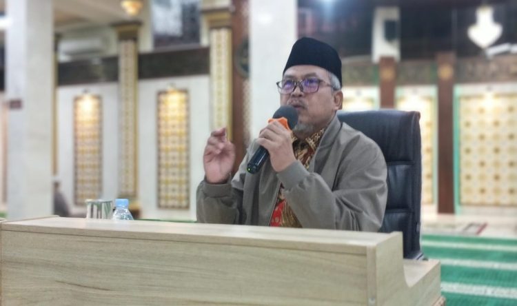 Ketua Umum Persis KH. Dr. Jeje Zaenudin Tausyiah Subuh di Masjid Al Jihad