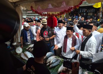 Warga  Gembira Festival Bandeng Rawa Belong Melibatkan Partisipasi Masyarakat