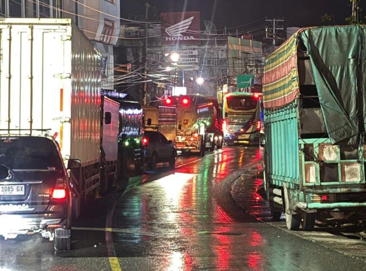 Ini Penyebab Kemacetan Panjang Dini Hari di Jalinsum Kotapinang–Medan