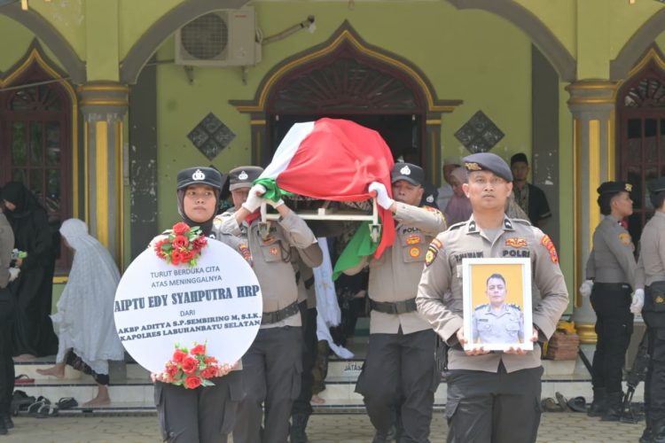 Salam Terakhir Bhayangkara: AIPTU Edy Syahputra Hrp Dimakamkan dengan Upacara Kehormatan