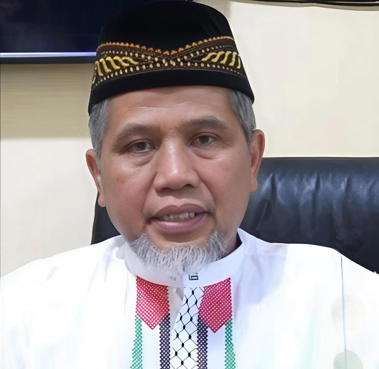 KH M Nuh : Hukum Zakat Kepada Keluarga Sendiri