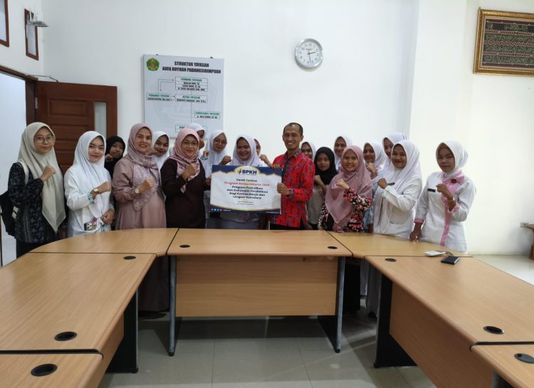 Mahasiswa Universitas Aufa Royhan Terima Bantuan Biaya Pendidikan dari Bank Muamalat